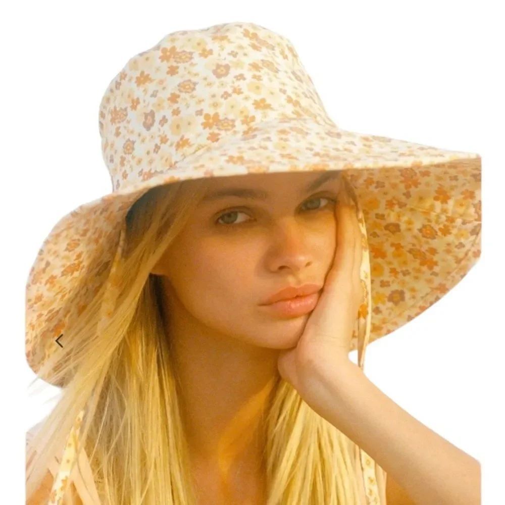 Lack of Color Holiday Bucket Hat Sunshine Bloom NWT S/M